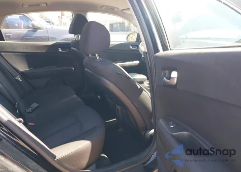 2018 Kia Optima Lx z USA, uszkodzony, nr VIN 5XXGT4L31JG239754